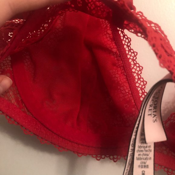 VS red lace bralette - Picture 3 of 5